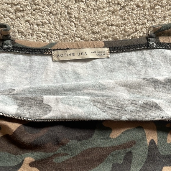 Camo thong body suit in the size Medium - Picture 4 of 4